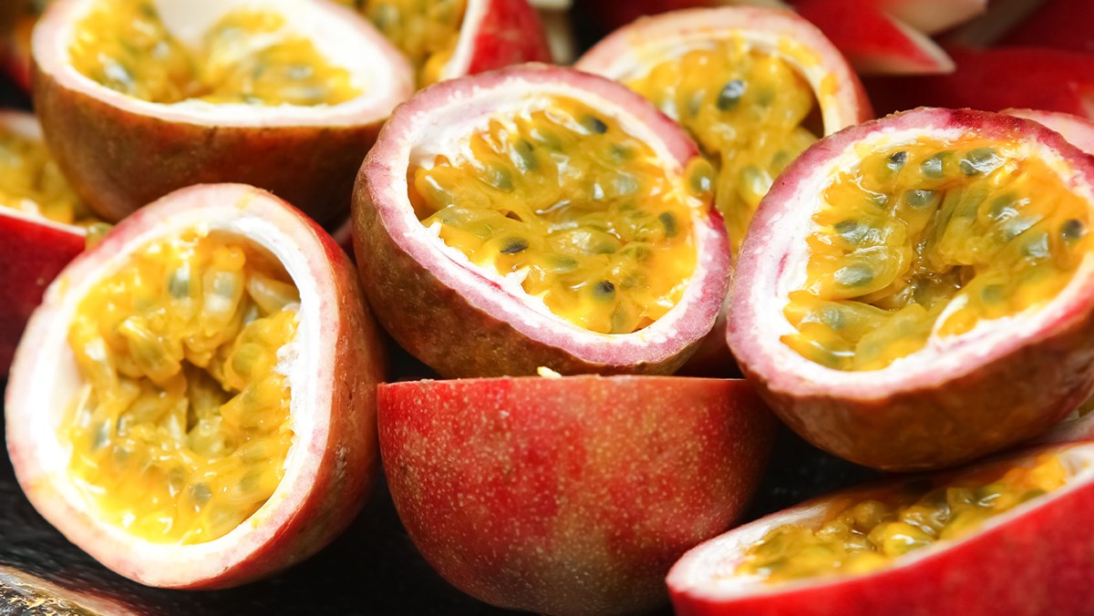 Chanh dây Việt Nam với ruột vàng mọng nước tự nhiên